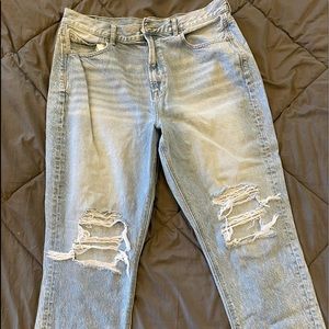American Eagle Distressed Mom Jean